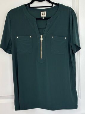 Anne Klein Forest Green Short Sleeve Zip Pocket Top, size large